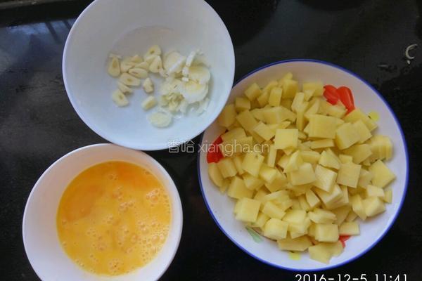 土豆鸡蛋的做法图解2