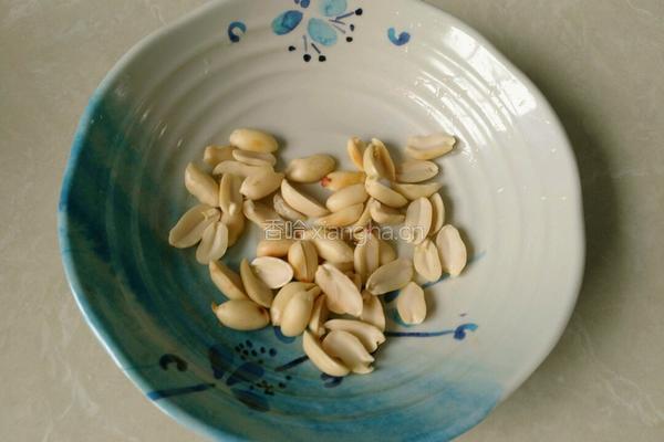 干锅辣椒拌菠菜的做法图解3