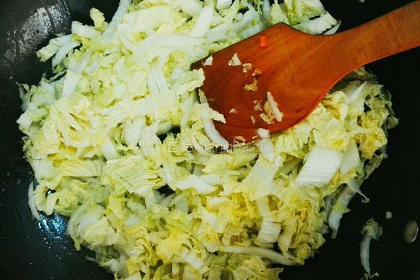 麻辣粉丝炒白菜的做法图解3