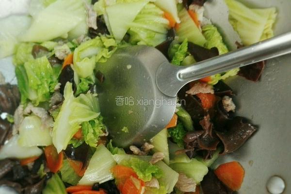 胡萝卜炒白菜的做法图解6