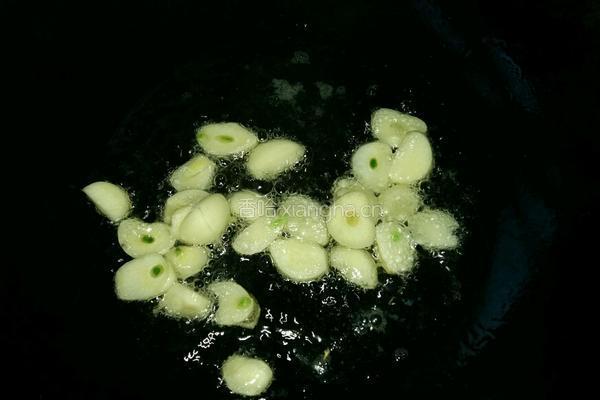 香菇尖椒炒鸡蛋（蚝油口味）的做法图解7