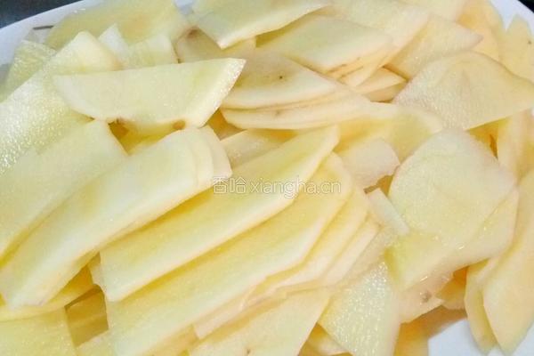 土豆炒肉片的做法图解2
