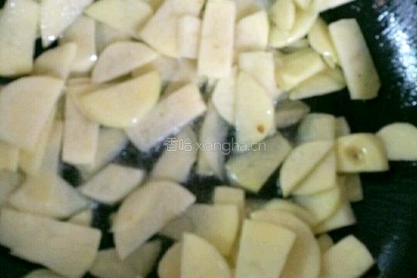 土豆炒肉片的做法图解4