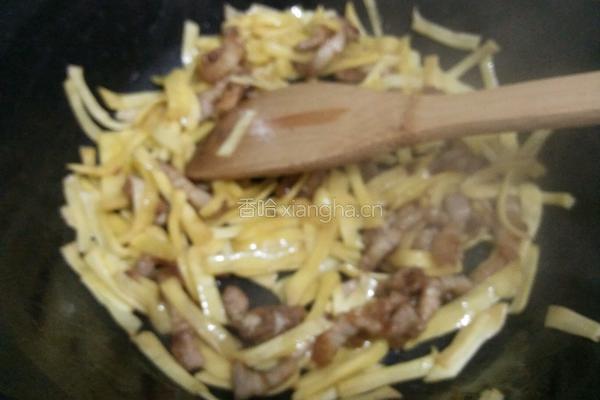 蒜香黄丝炒肉的做法图解7