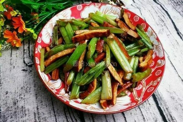 芹菜炒香干的做法图解11