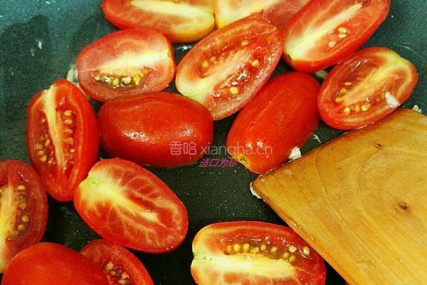 圣女果炒蛋的做法图解3