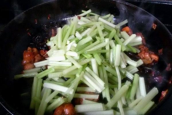 香芹炒鸡翅的做法图解7