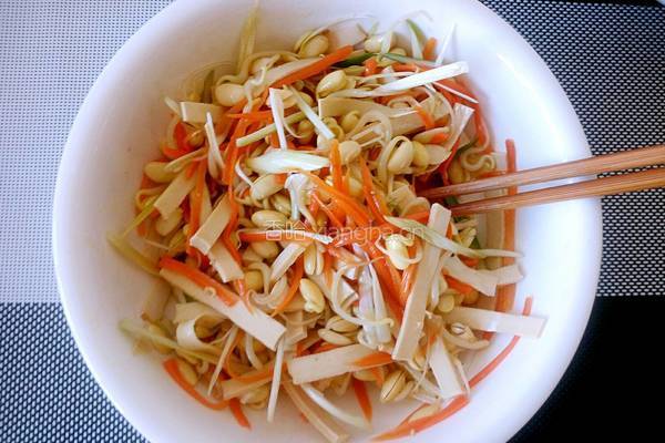 凉拌黄豆芽的做法图解8