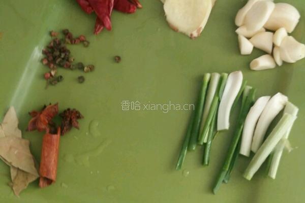 红焖羊排萝卜的做法图解2