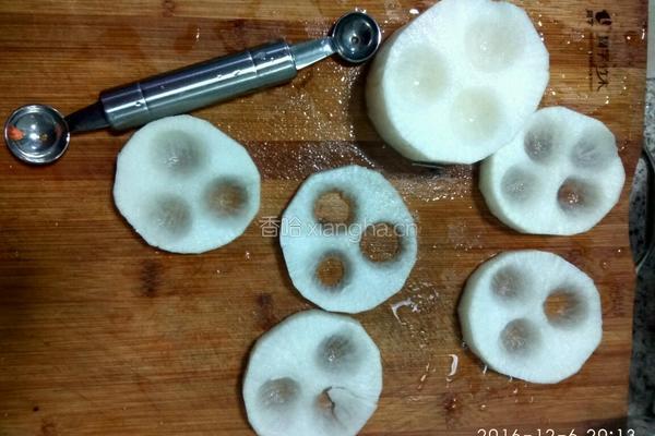 水晶萝卜葡萄的做法图解2