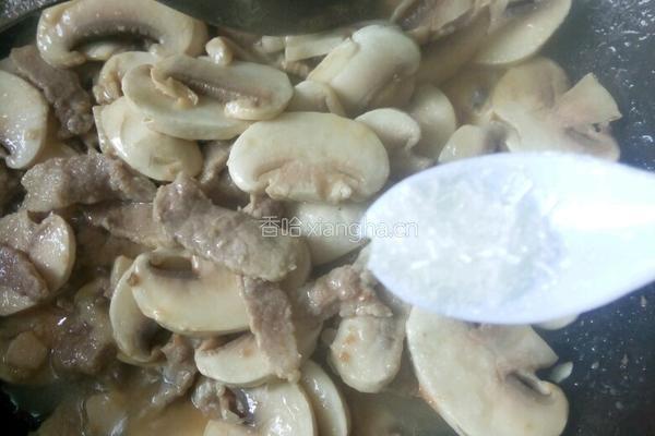 口蘑扒菠菜的做法图解10