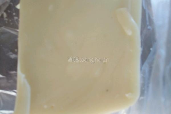 凉拌米豆腐的做法图解1