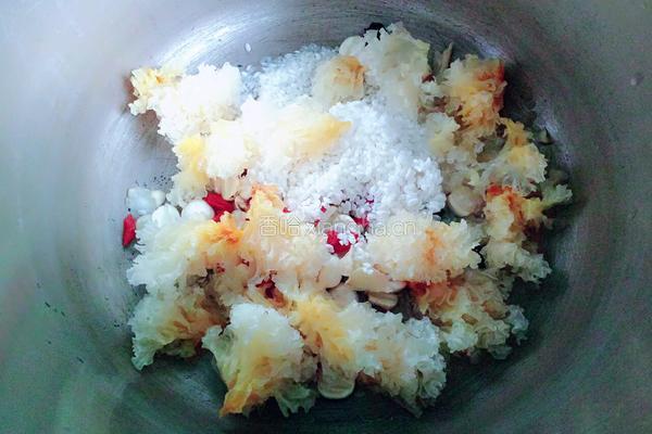 莲子银耳粥的做法图解2
