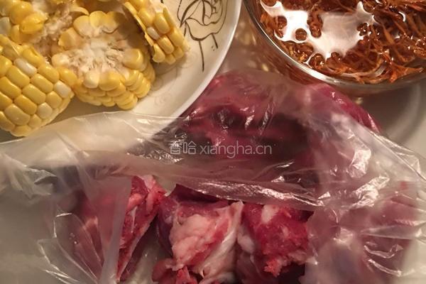 虫草花玉米龙骨汤的做法图解1