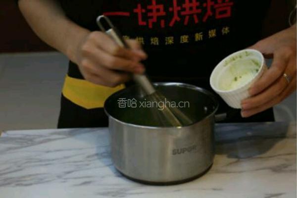 圣诞雪人蛋糕卷的做法图解3