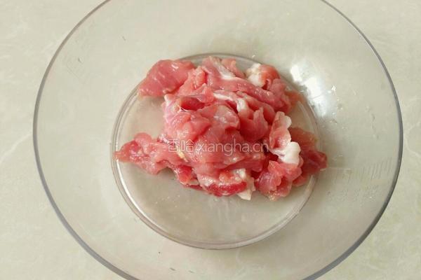 西兰花炒肉片的做法图解3