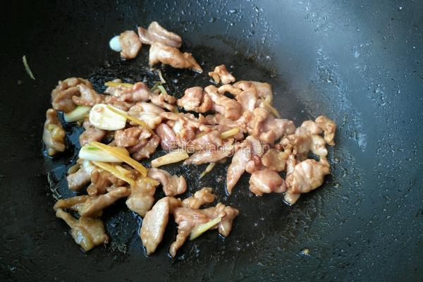 西兰花炒肉片的做法图解8