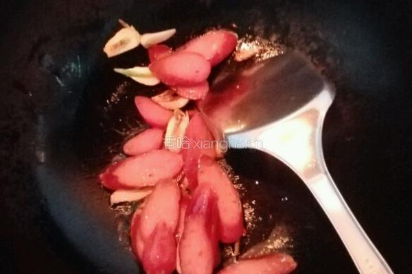 鸡腿菇烧腊肠的做法图解6