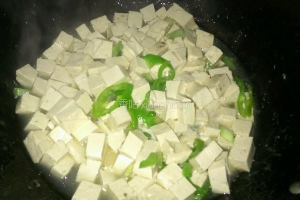 家常炒豆腐的做法图解1
