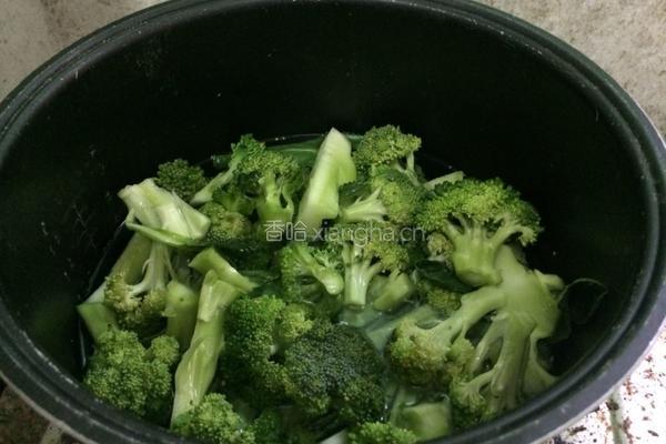 瘦肉炒椰菜花的做法图解3