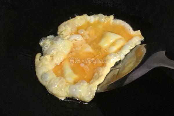 西红柿蛋汤的做法图解2