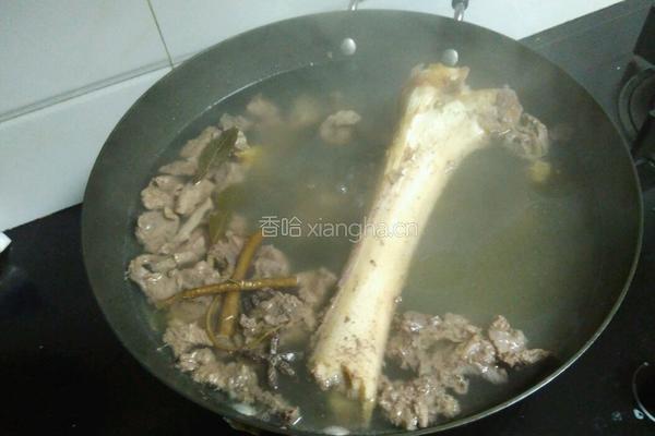 棒骨牛肉汤的做法图解5