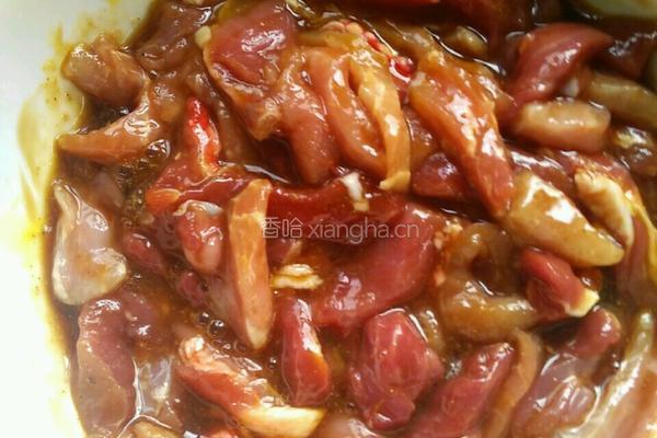 糖醋肉段的做法图解2