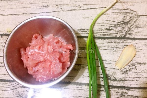 茄汁猪肉丸的做法图解1