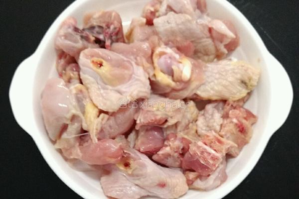 鸡肉炖粉条的做法图解1