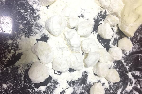香菇胡萝卜饺子的做法图解3