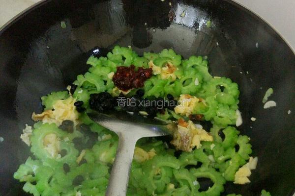 苦瓜炒鸡蛋的做法图解6