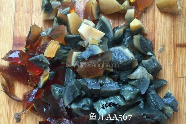 皮蛋拌豆腐的做法图解3