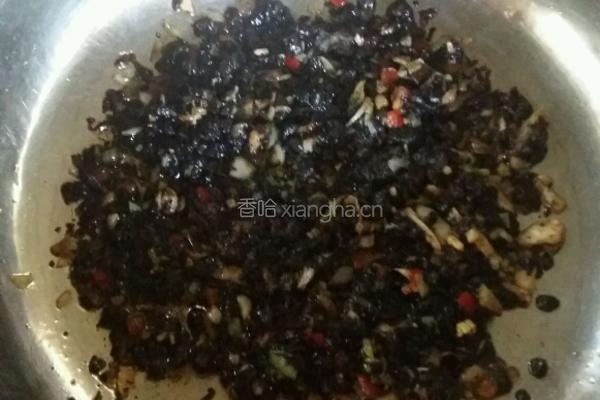 香焖小鲳鱼的做法图解2