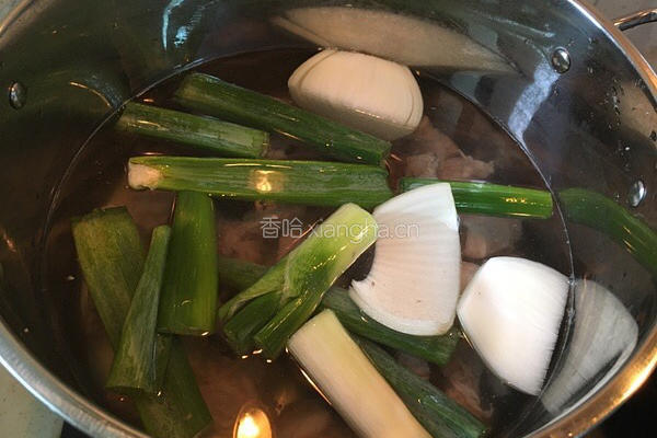 酸辣牛骨汤的做法图解4