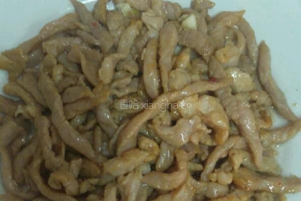 黄豆芽炒肉丝的做法图解2