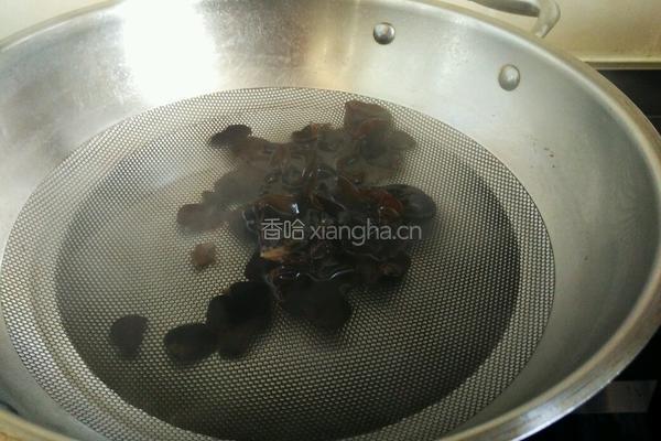 木耳炒鸡蛋的做法图解4