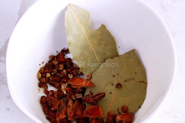 水煮花生的做法图解3