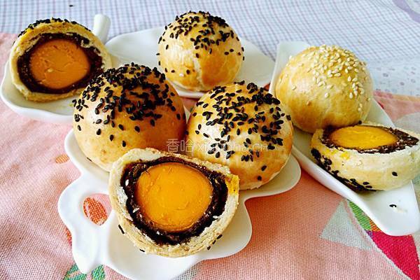 蛋黄酥的做法图解1
