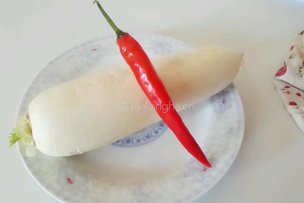 酸辣萝卜丝的做法图解1