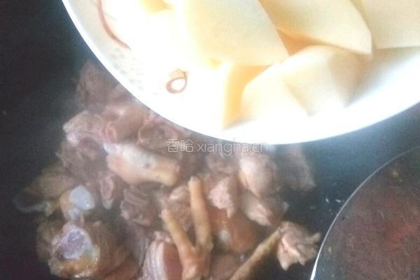 土豆烧鸡块的做法图解6
