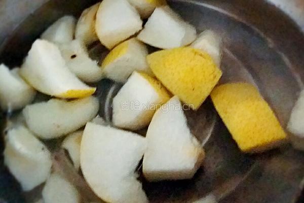 荸荠雪梨润肺汤的做法图解3