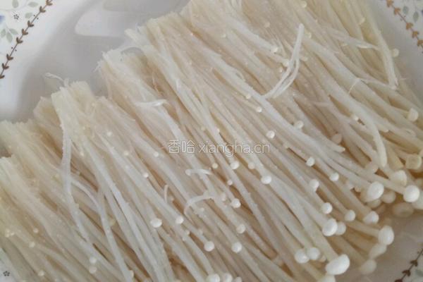 剁椒炒肉金针菇的做法图解4