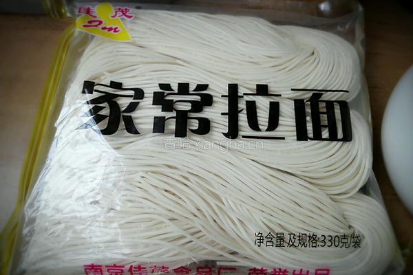 高汤营养拉面的做法图解1