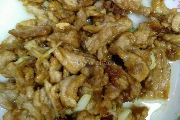 胡萝卜炒脊梁肉的做法图解3