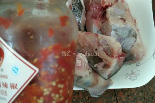 剁椒鱼头的做法图解3