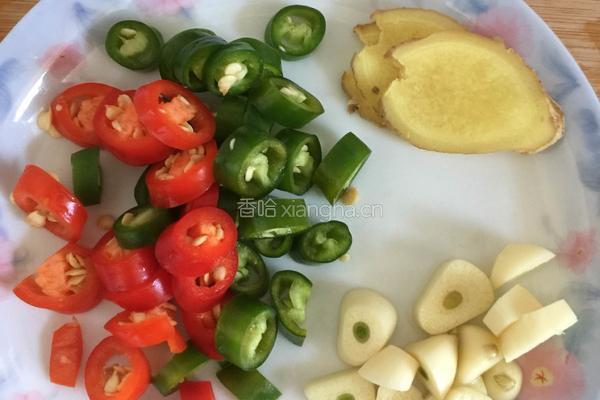 酸辣白菜的做法图解1