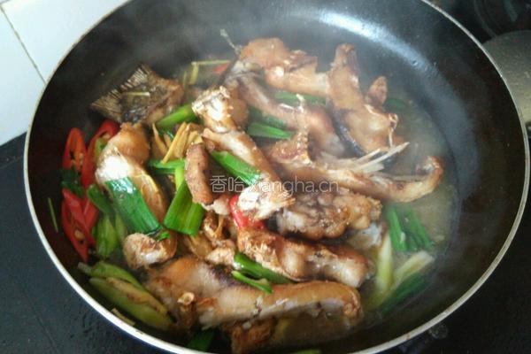 酒酿烧鲤鱼的做法图解9