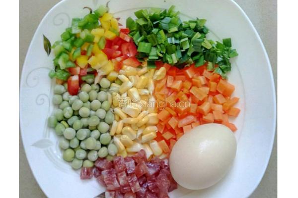 色彩炒饭的做法图解2