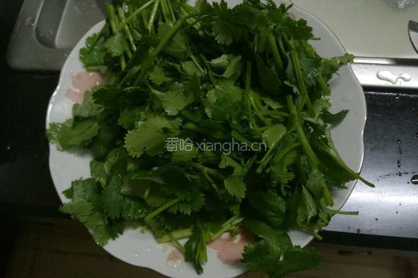 香菜炒白萝卜丝的做法图解2