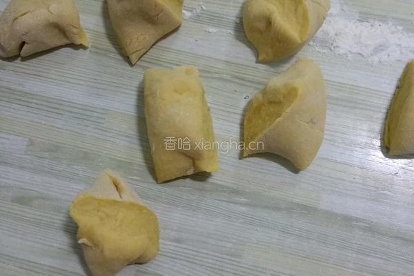 香甜地瓜芝麻饼的做法图解7